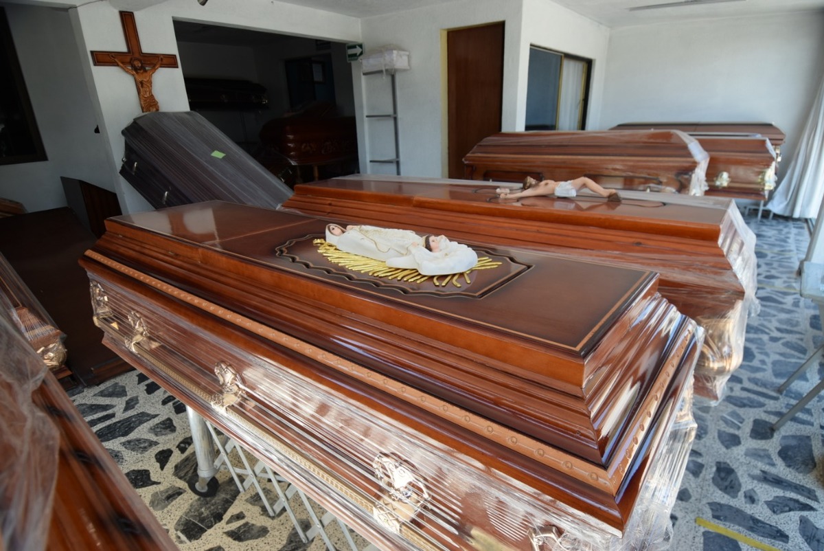 Funerarias tratan de mantener el precio de sus servicios a pesar del aumento en costos de los insumos. (Francisco Villeda)