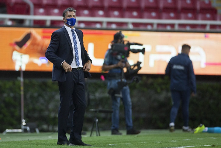Robert Dante Siboldi durante el juego ante Chivas (Mexsport)