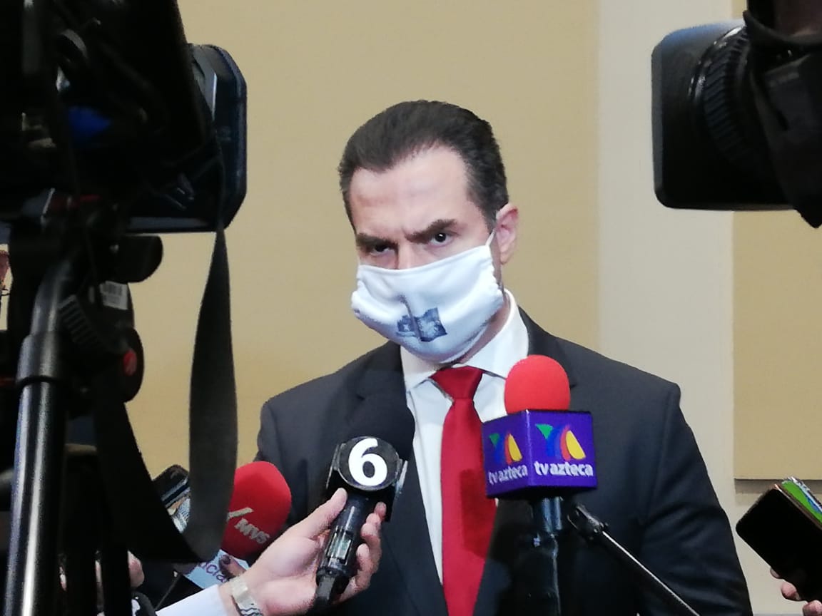 El alcalde de Monterrey, Adrián de la Garza Santos. Foto: Raúl Palacios.