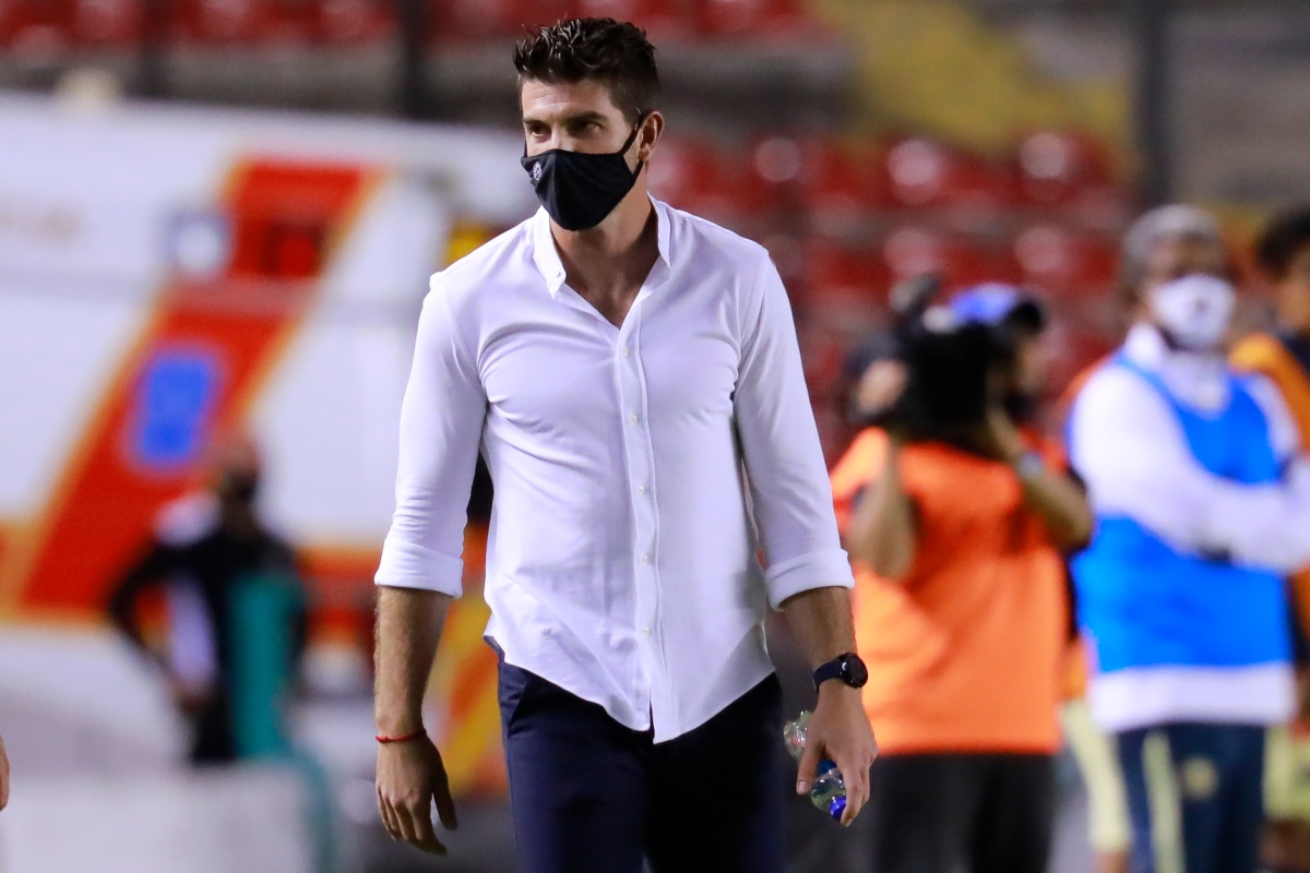 Alex Diego es despedido como director técnico de Querétaro (Imago7)