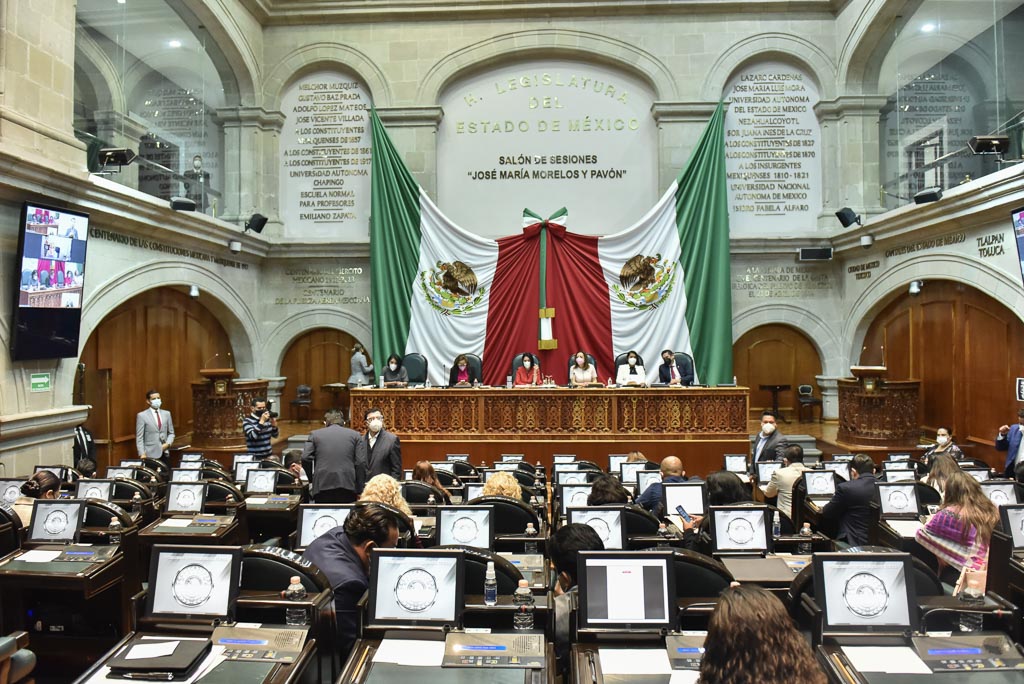 Contempla que sólo asistan al Pleno los diputados.