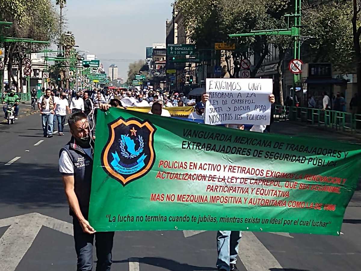 De acuerdo con los manifestantes, podrían perder su caja de ahorros de aprobarse la iniciativa. (César Velázquez)