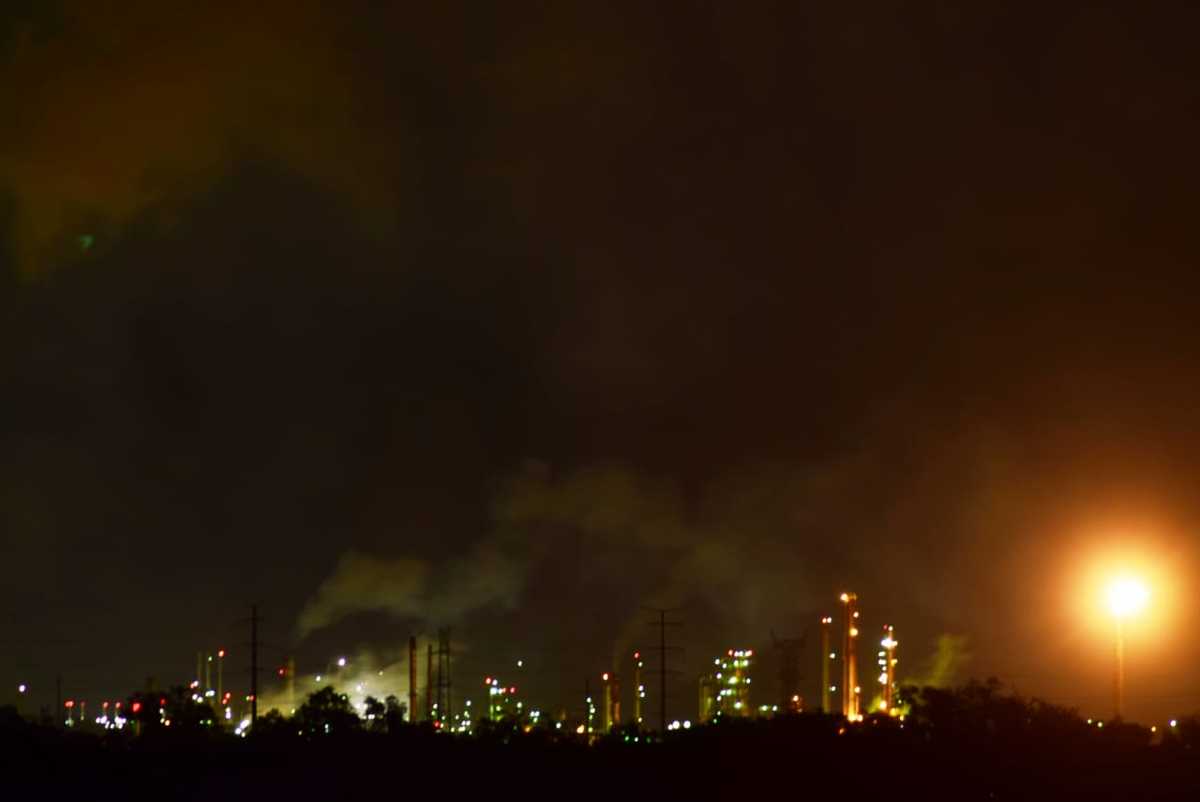Un presunto incendio se registró en la refinería de Pemex en Tula de Allende. (Francisco Villeda)