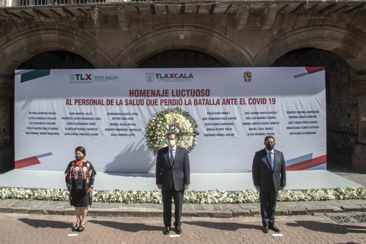 Autoridades estatales montan un homenaje luctuoso a 30 trabajadores de la salud. (Especial)
