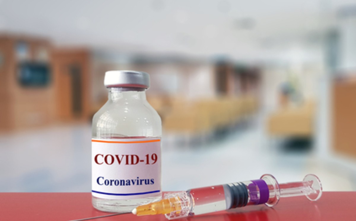 Autorizan la primera vacuna española contra COVID para ensayo internacional. (Shutterstock)