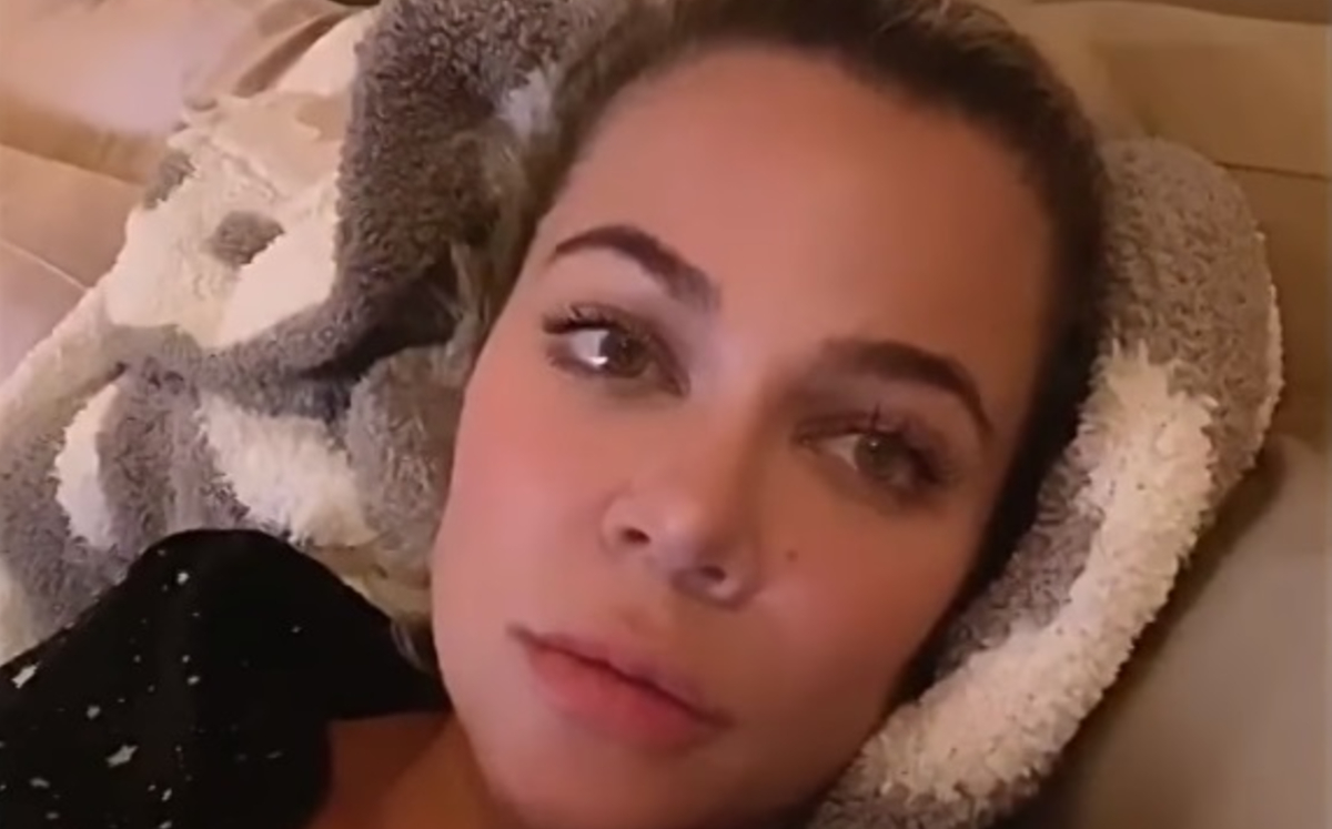 Khloé Kardashian anunciando que dio positivo por coronavirus (Captura)