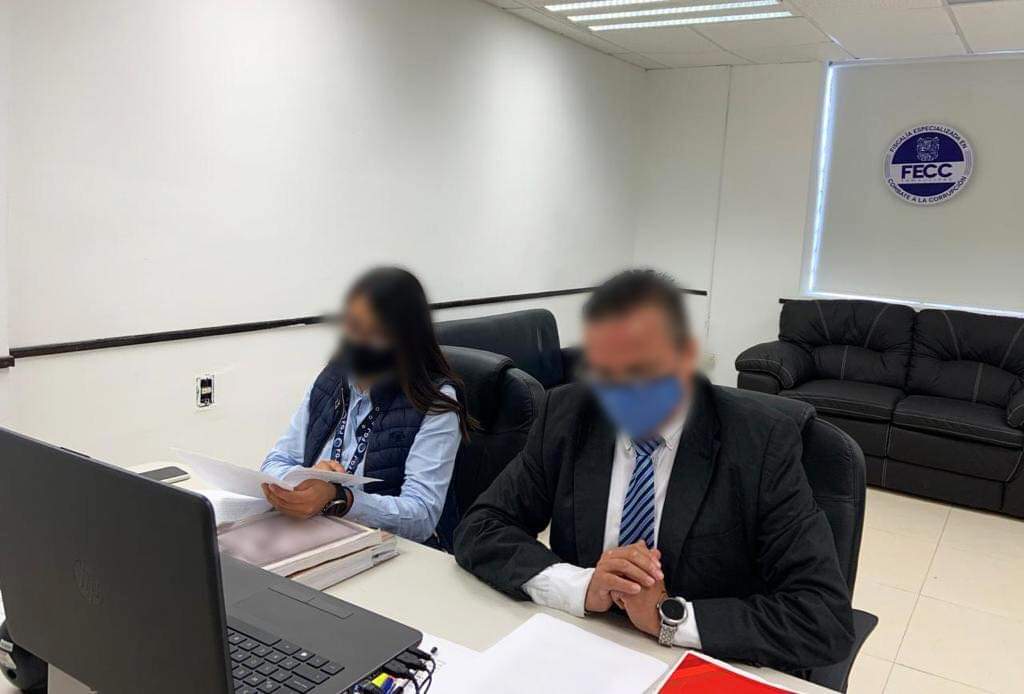 Se dio una pena de un año cuatro meses e inhabilitación por un año para desempeñar un empleo al elemento por golpear a dos personas