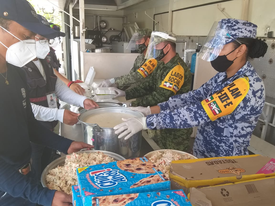 Sedena brinda alimentos a los afectados por el paso del huracán Zeta | Especial