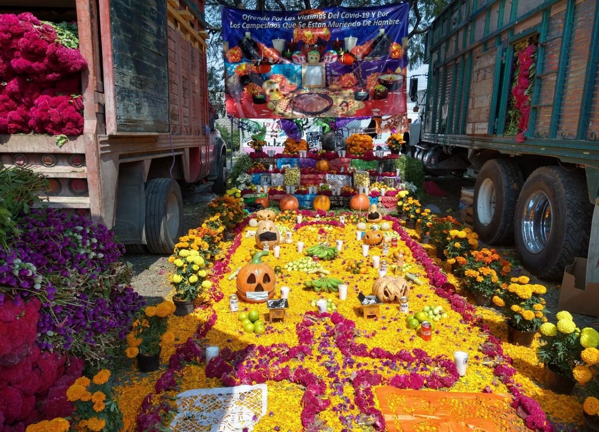 La ofrenda se colocó en honor a las víctimas de covid-19. | César Velázquez
