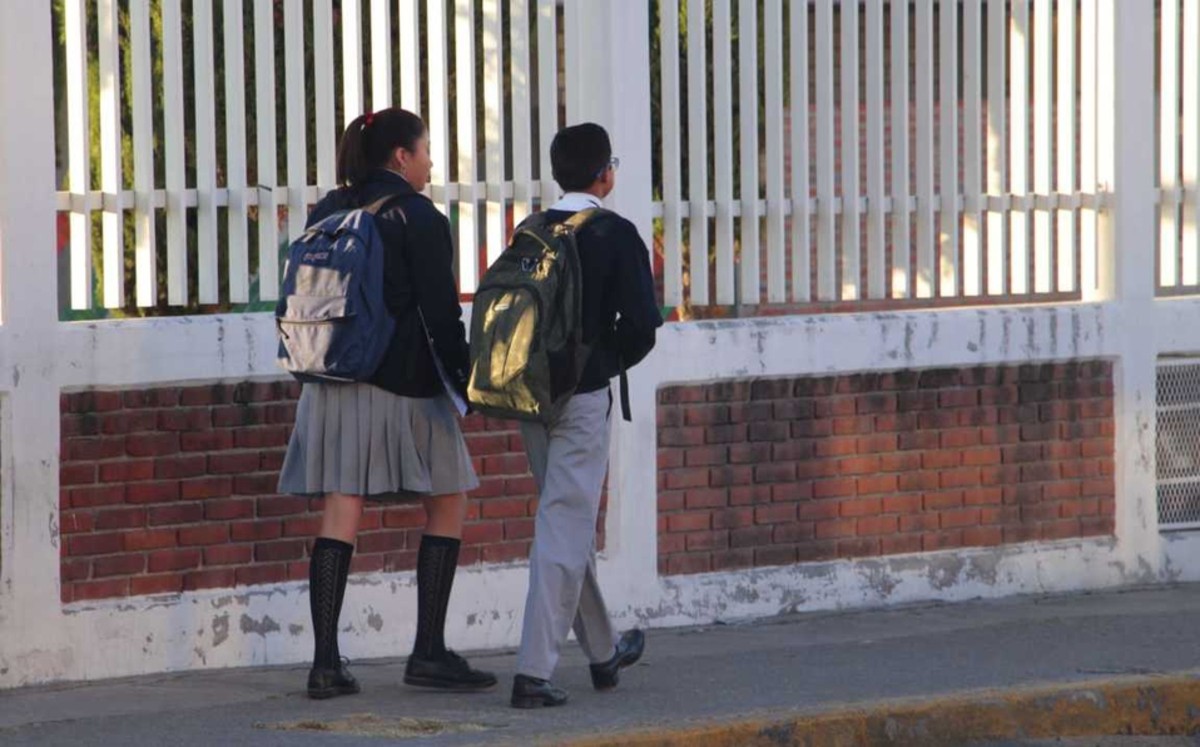 SEP busca implementar educación mixta en regreso a clases presenciales