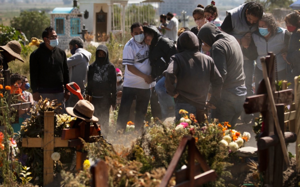 Las tradiciones por Día de Muertos son catárticas en México, dice investigadora de la UNAM.
