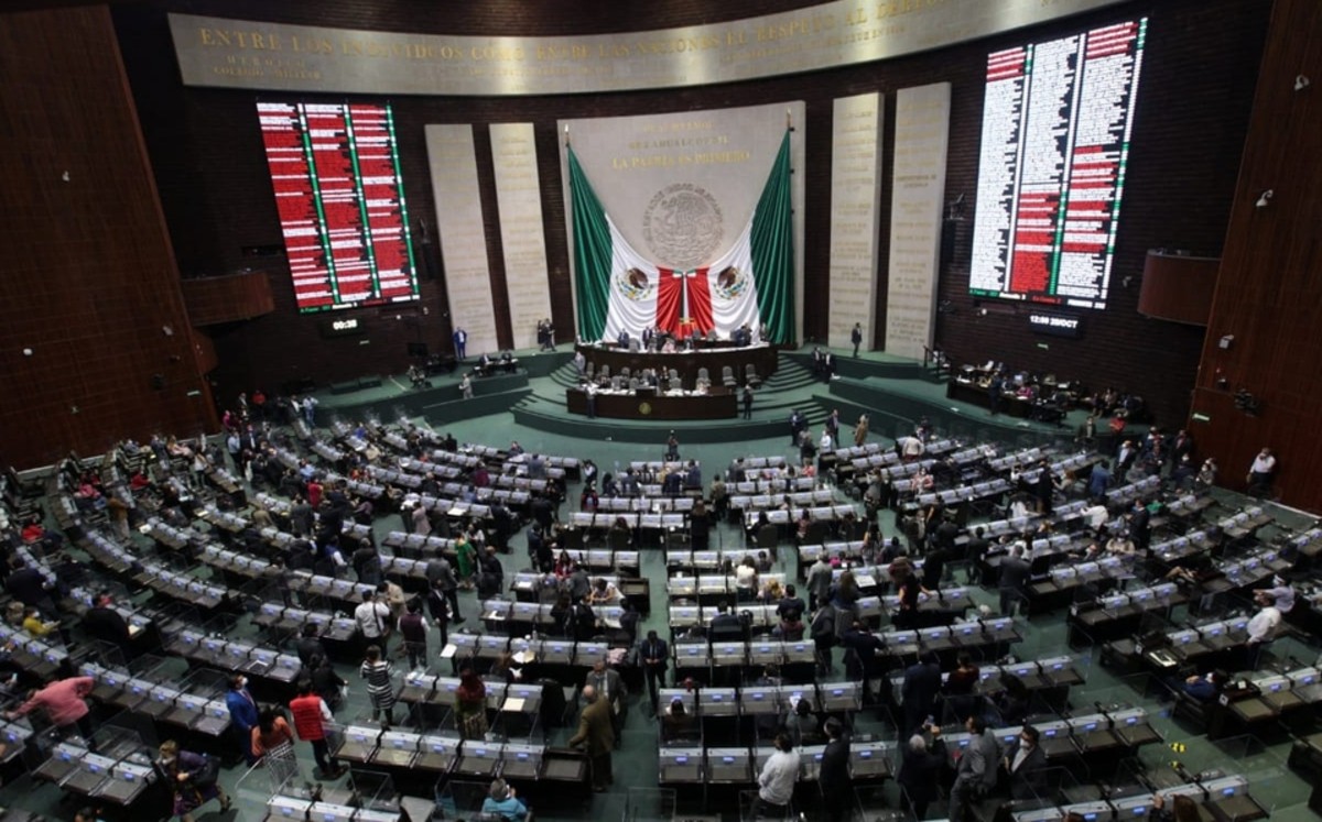 Auditoría Superior entrega a diputados cuenta del primer año de gobierno de AMLO
