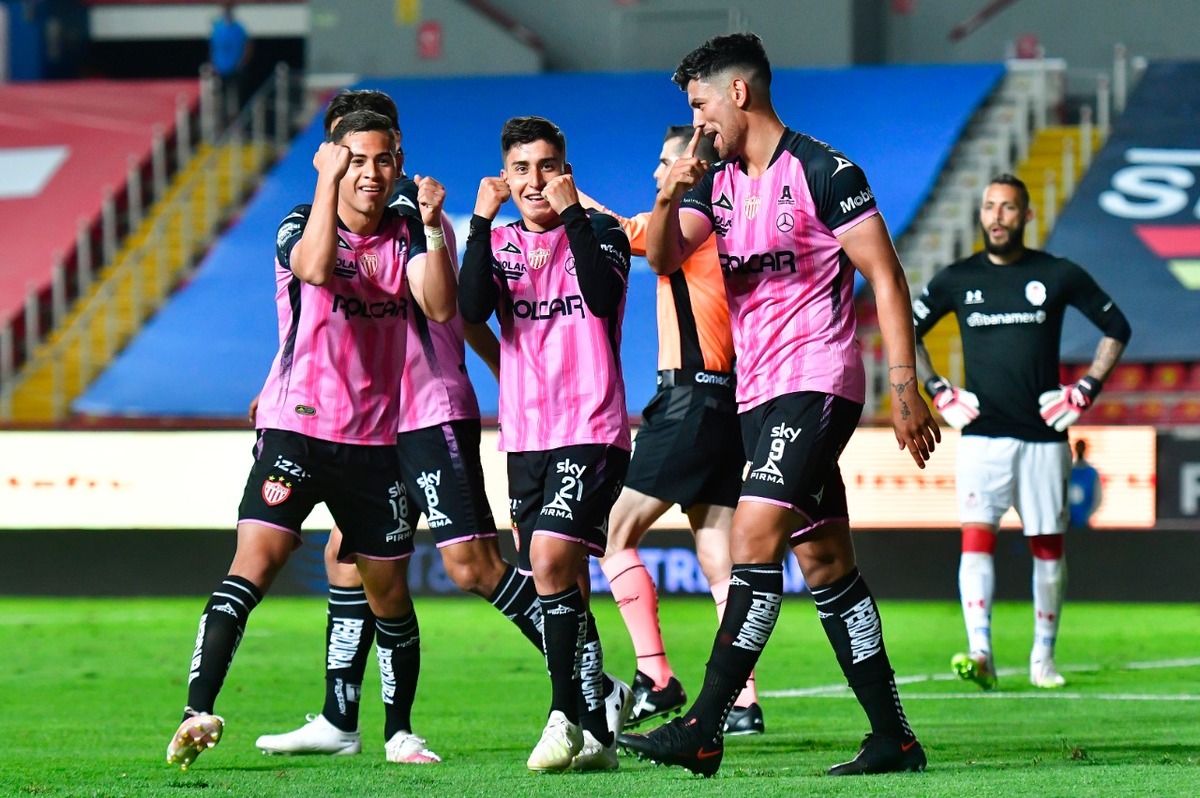 Necaxa derrotó al Toluca (Imago 7)