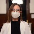 Tania Elisa Olguín Aguirre, originaria de Chihuahua, es una médica adscrita al área covid-19 del Antiguo Hospital Civil de Guadalajara "Fray Antonio Alcalde". Es infectóloga y antes de la pandemia atendía a pacientes con VIH.