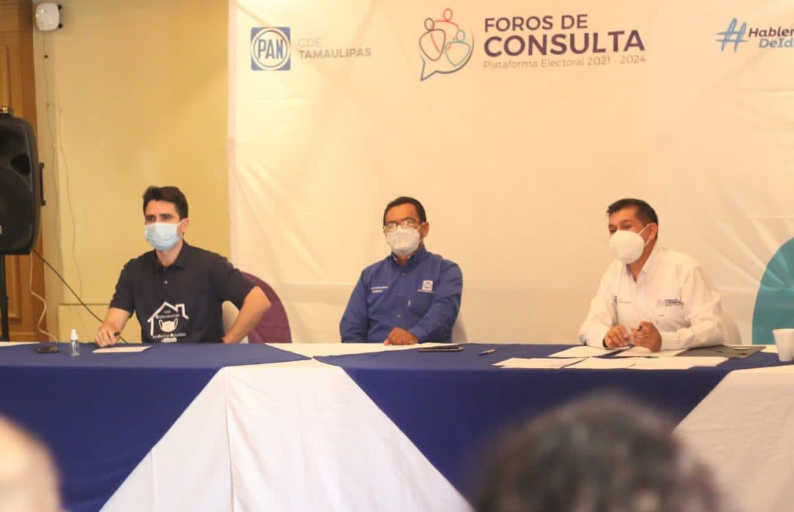 Carlos Fernández encabezó el foro de consulta ciudadana. (Cortesía)