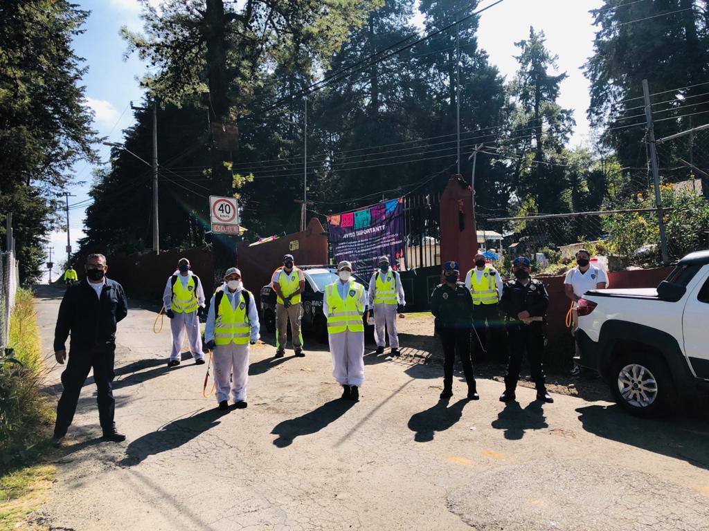 En Cuajimalpa brigada especializada desinfecta calles, avenidas, mercados, panteones y transporte público | Especial