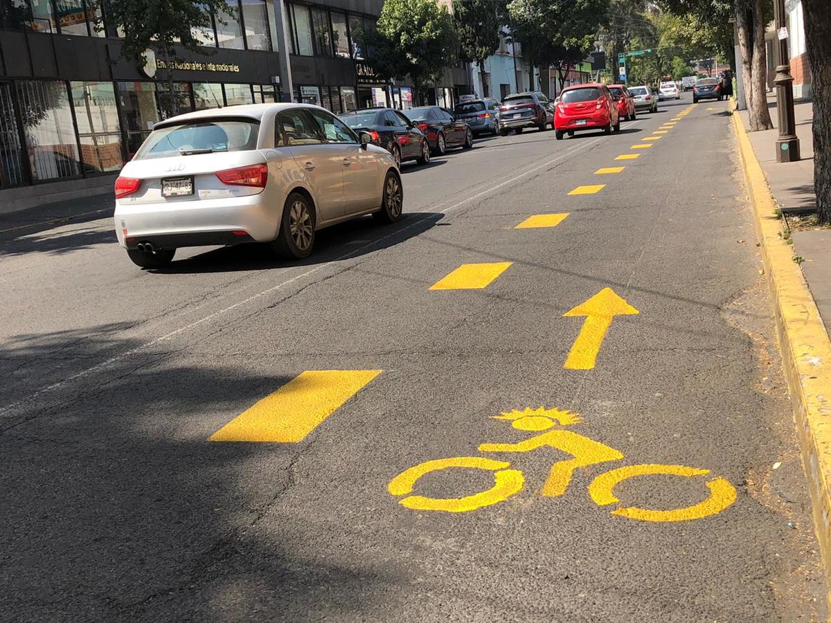 Los más renuentes a respetar el carril fueron los autobuses.