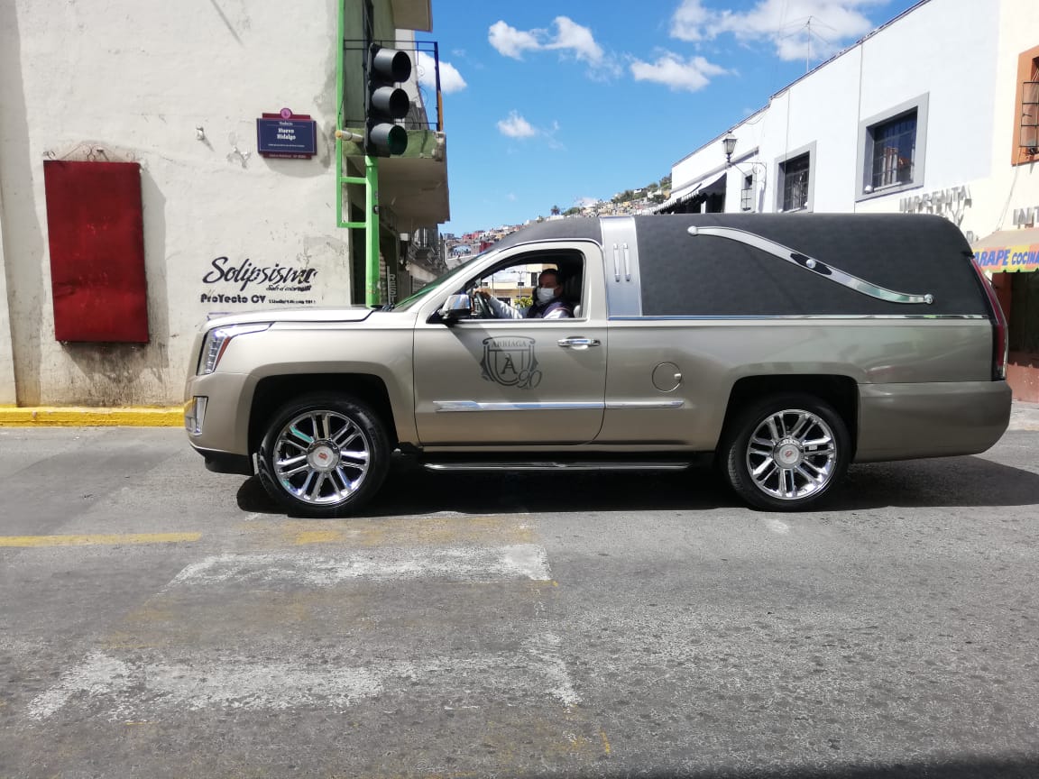 Carroza fúnebre en Pachuca. (Elizabeth Hernández)