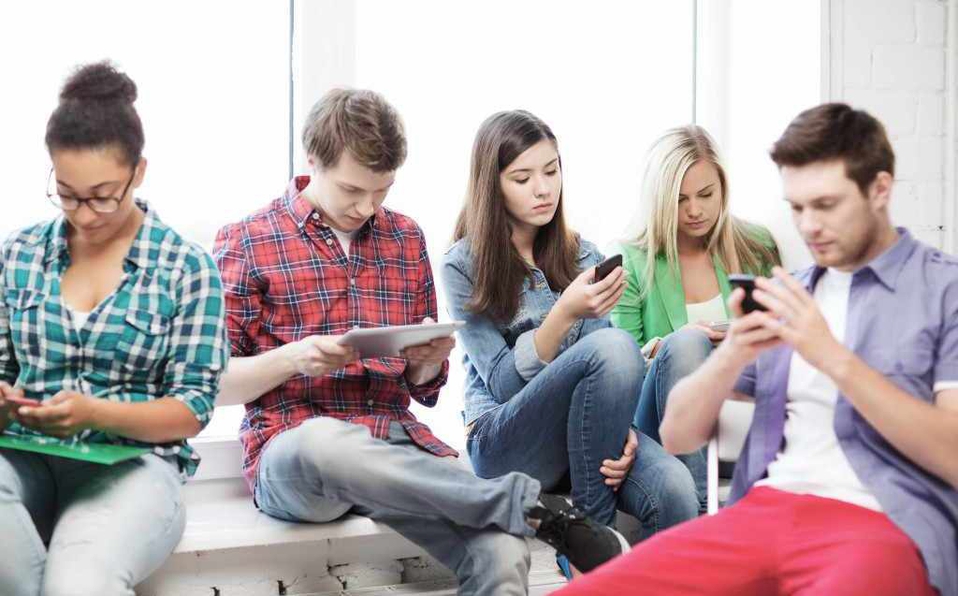 Los teléfonos inteligentes dominaron el panorama tecnológico de la década del 2010. (Especial)