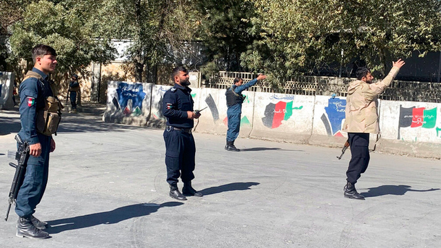 Ataque deja varios muertos en Universidad de Kabul, en Afganistán
