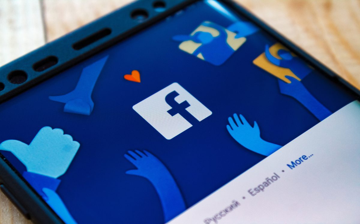 A horas de elecciones en EU, Facebook reconoce fake news en anuncios (Shutterstock).