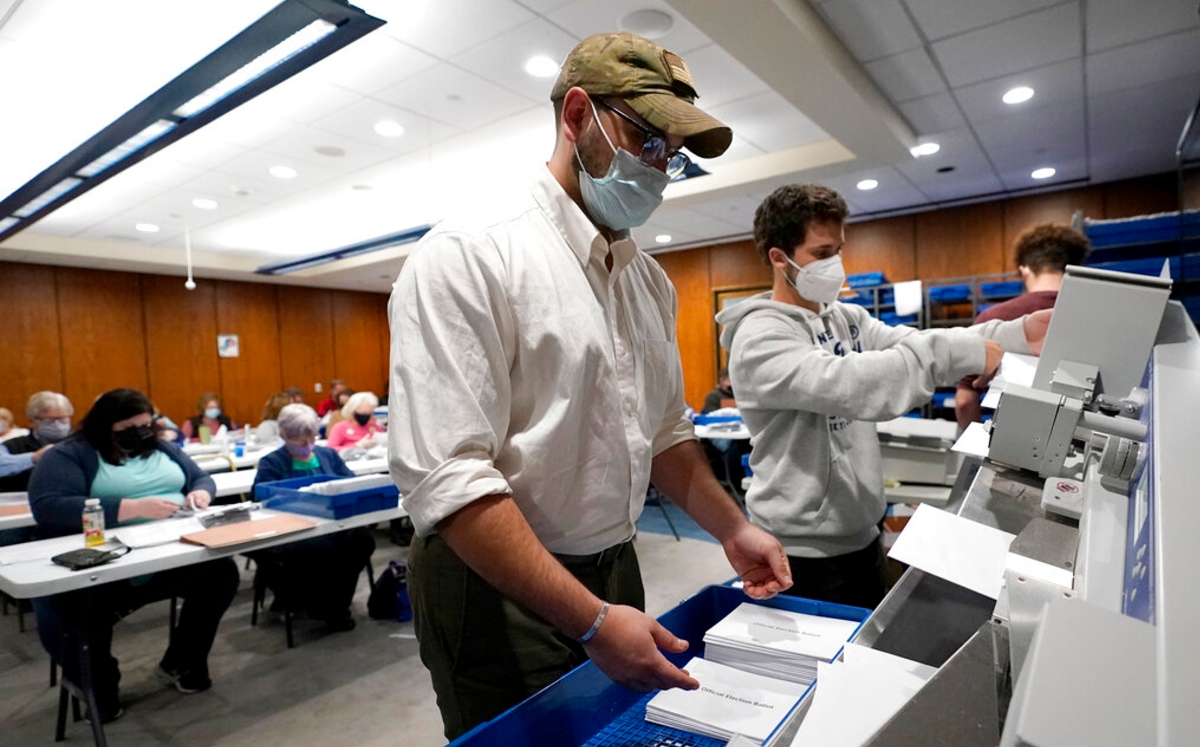 Comienza el conteo de los votos en cada estado. (AP)