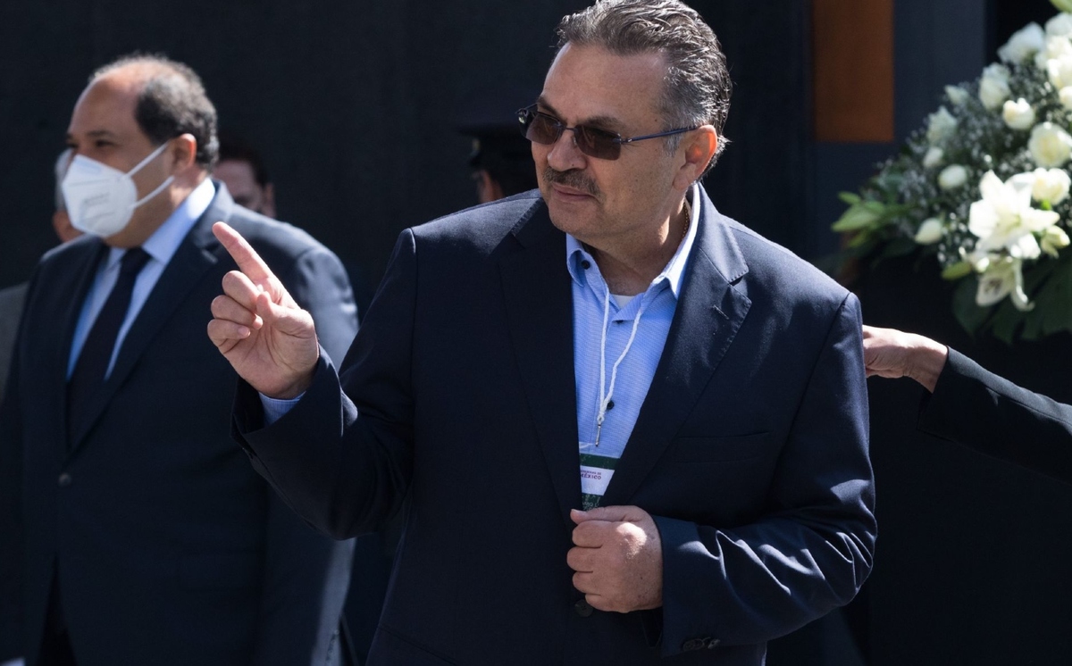 Octavio Romero Oropeza, director de Pemex, en una ceremonia en el Monumento a Revolución. (Cuartoscuro)