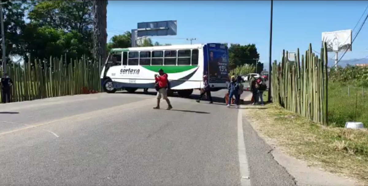 La administración del aeropuerto habilitó un acceso de ingreso a la terminal aérea. (Óscar Rodríguez)