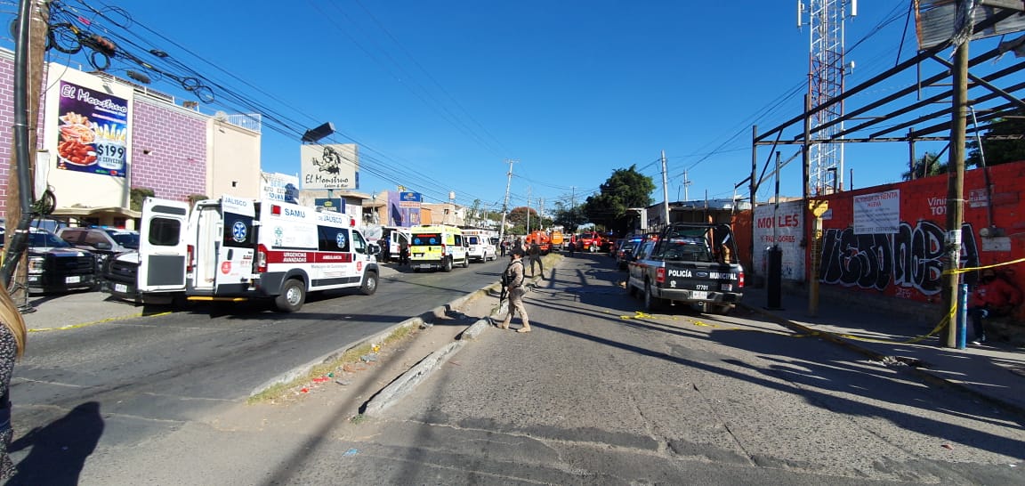 El incendio fue en Juan de la Barrera y Periférico Sur en Tlaquepaque (Juan Carlos Munguía)