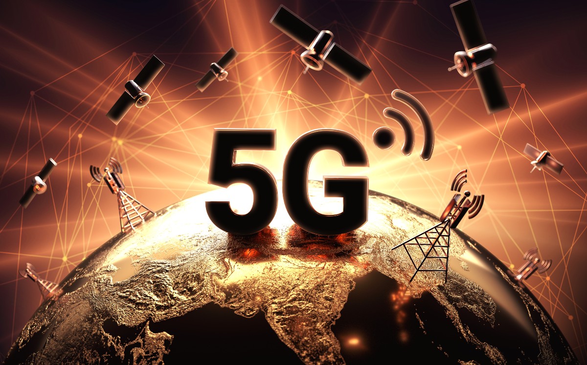 Red 5G (Shutterstock)