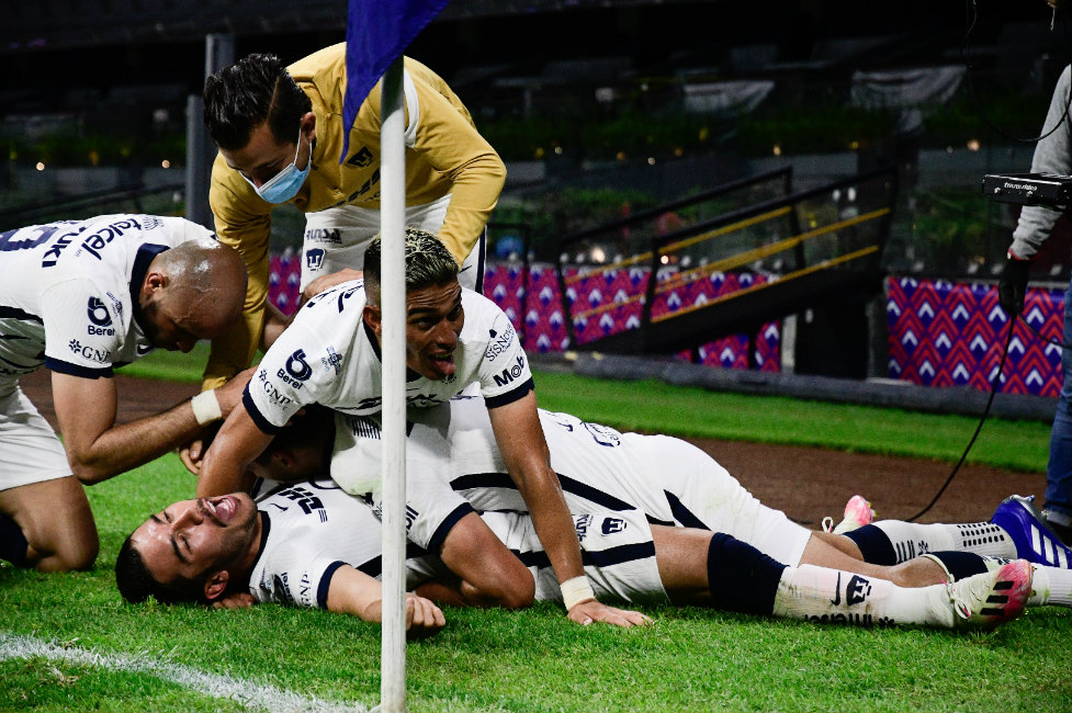 Pumas vino de atrás y venció al Cruz Azul (Imago7)