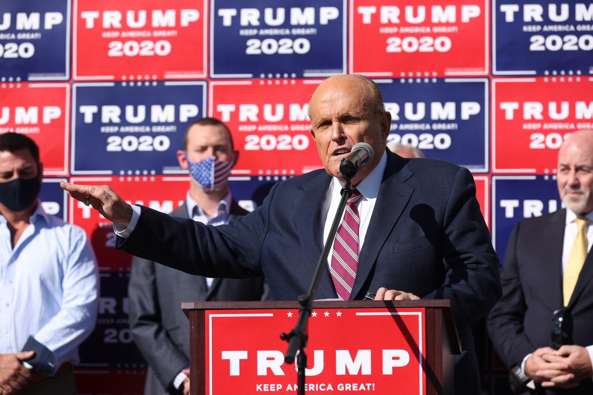 Rudy Giuliani, abogado demócrata en conferencia de prensa tras anunciarse la victoria de Joe Biden | EFE
