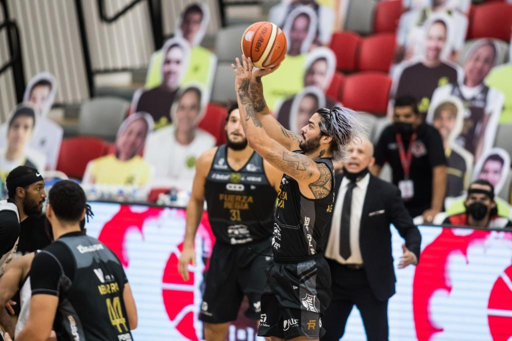 Fuerza Regia, a un juego de ser finalista de la LNBP (Twitter  @Fuerza_Regia)