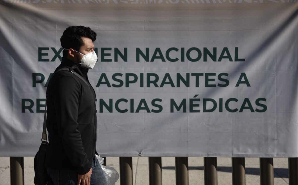 El grupo de médicos pidió al Presidente que la SEP sea quien otorgue las certificaciones médicas. (Cuartoscuro)