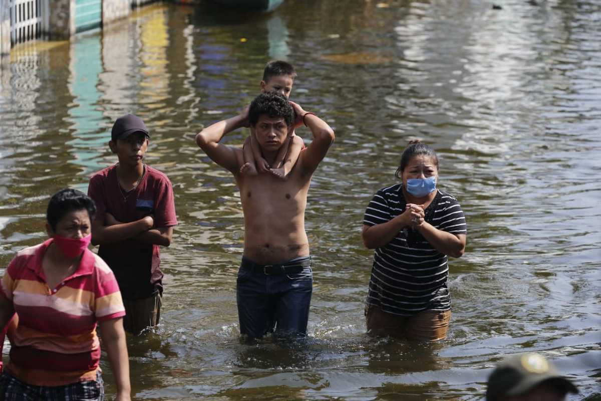 Autoridades continuarán apoyando a los tabasqueños ante esta emergencia. (Omar Franco)