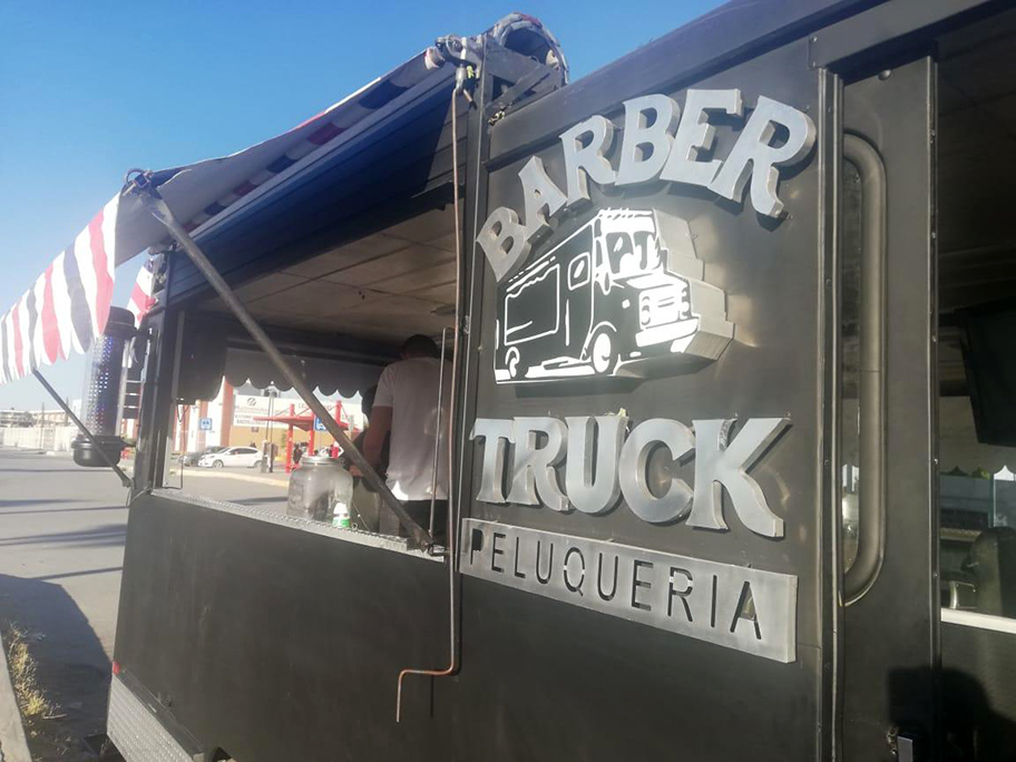 Barber Truck. (Especial)