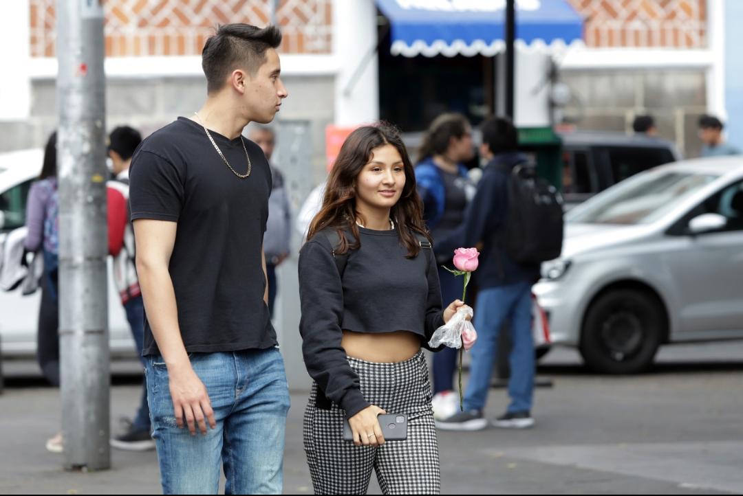 Parejas y amigos festejan el día del amor y la amistad. (Agencia Enfoque)