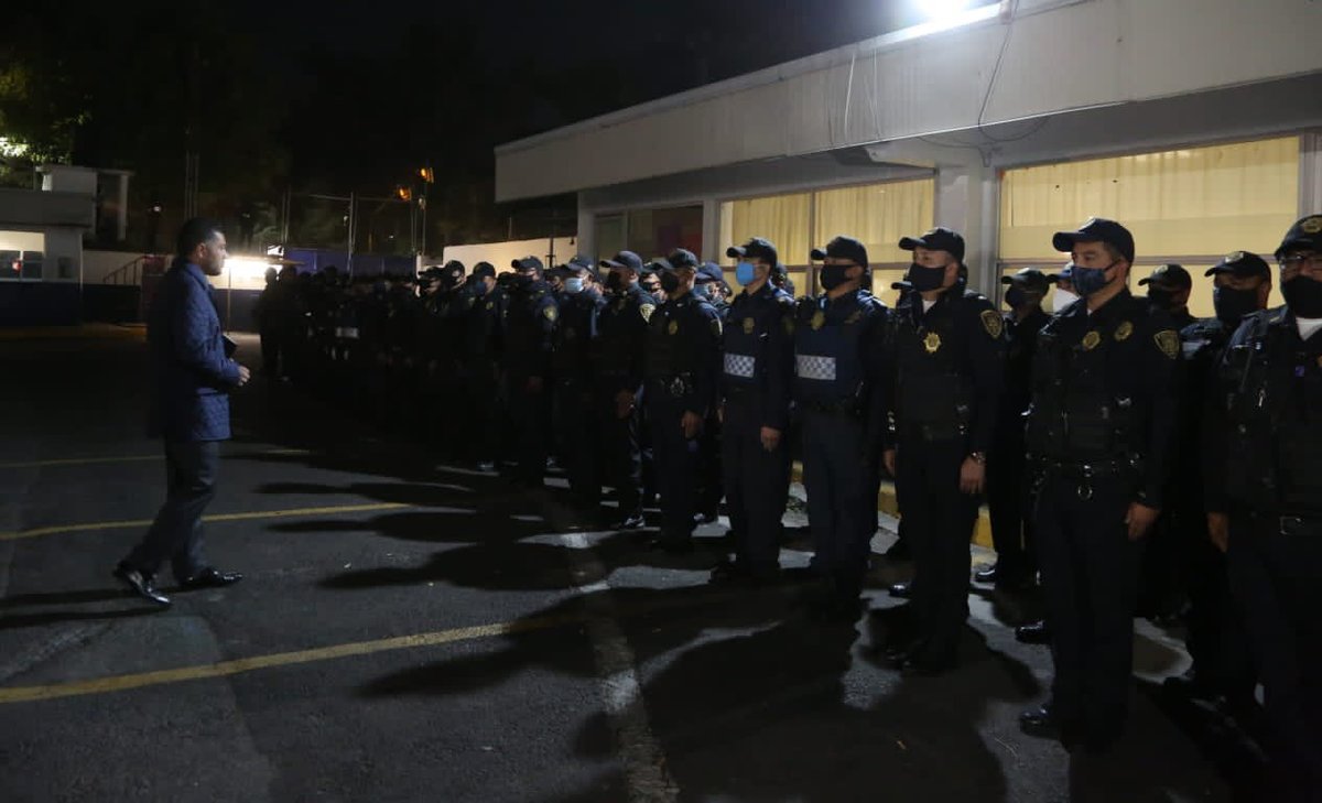 Omar García Harfuch destaca ascenso de tres policías en Iztapalapa