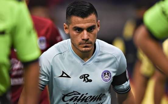 Aldo Rocha cerca de Atlas. (Especial)