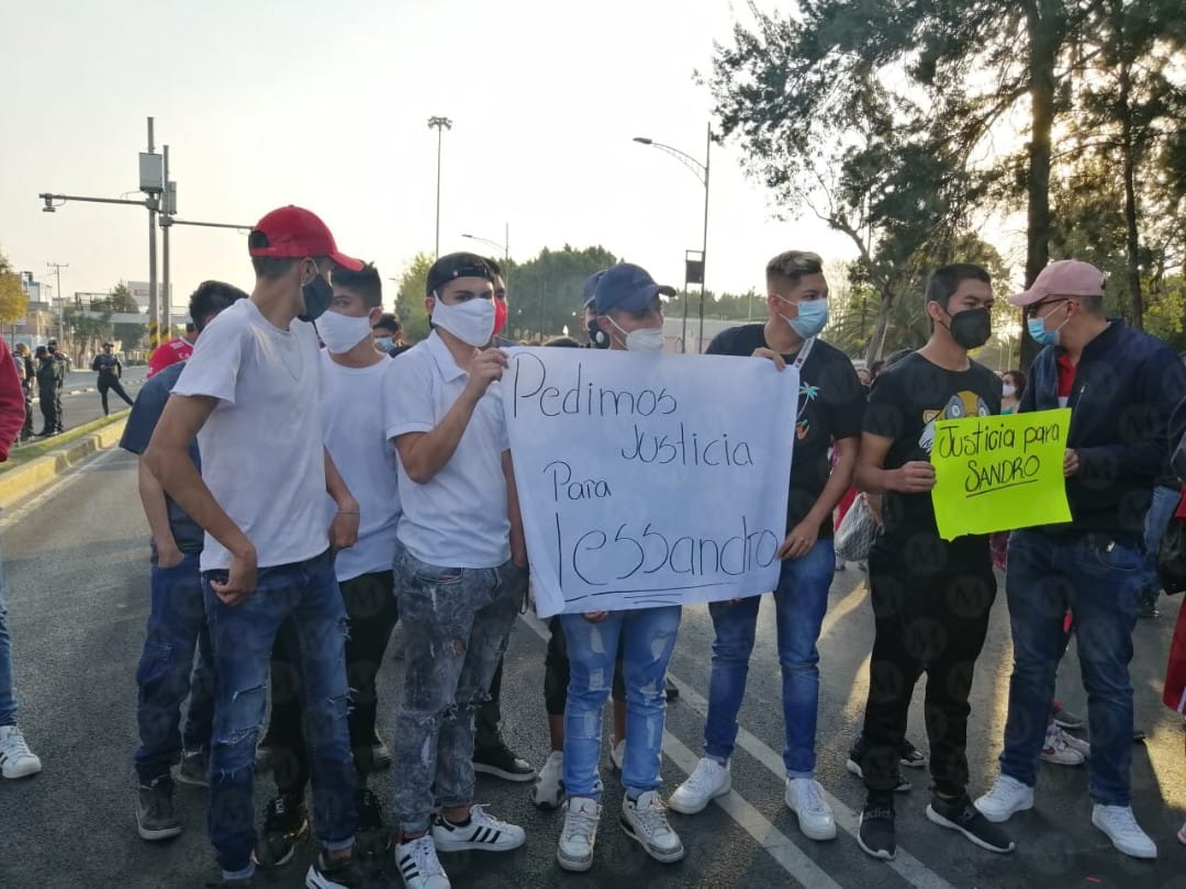 Amigos y familiares de Alessandro exigen justicia en su caso | Jorge Becerril