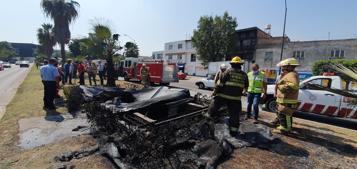 Controlan incendio de domo y afecta servicio de Línea 1 del tren en Guadalajara (Juan Carlos Munguía)