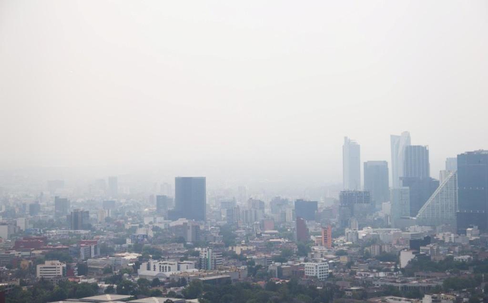 Hay intensa radiación solar y baja velocidad de viento.