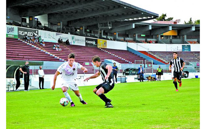 Promesas incumplidas. A un mes de su inicio, la Liga de Balompié Mexicano se tambalea y corre el riesgo de fracasar. (Especial)