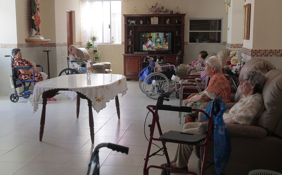 Se tiene registrados dos casos de brotes de covid-19 en asilos. (Especial)
