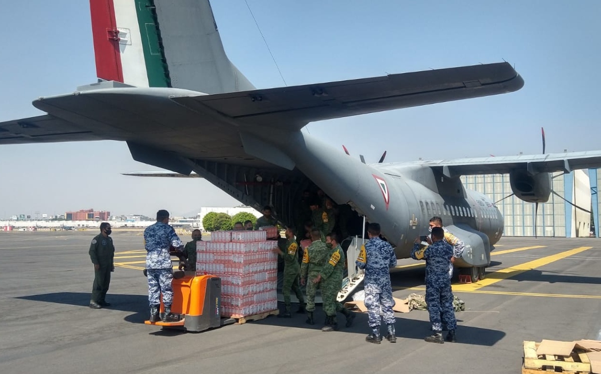 Sedena lleva víveres para Tabasco y Chiapas. (Especial)