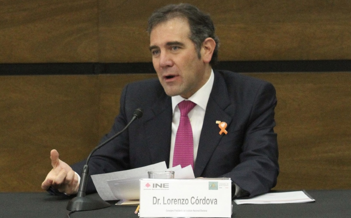 El titular del INE, Lorenzo Córdova, en una reunión. (Cuartoscuro)