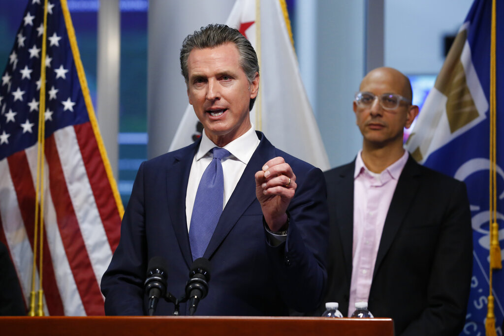 Gavin Newsom en una de sus conferencias sobre el coronavirus en California. (AP)
