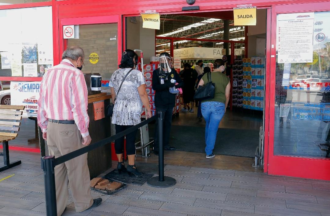 Se ha demostrado que en los supermercados y tiendas, están los principales factores de riesgo. (Rolando Riestra)