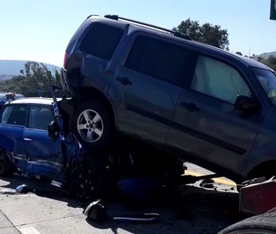 Estuvieron involucrados cuatro automóviles y un tráiler. (Especial)