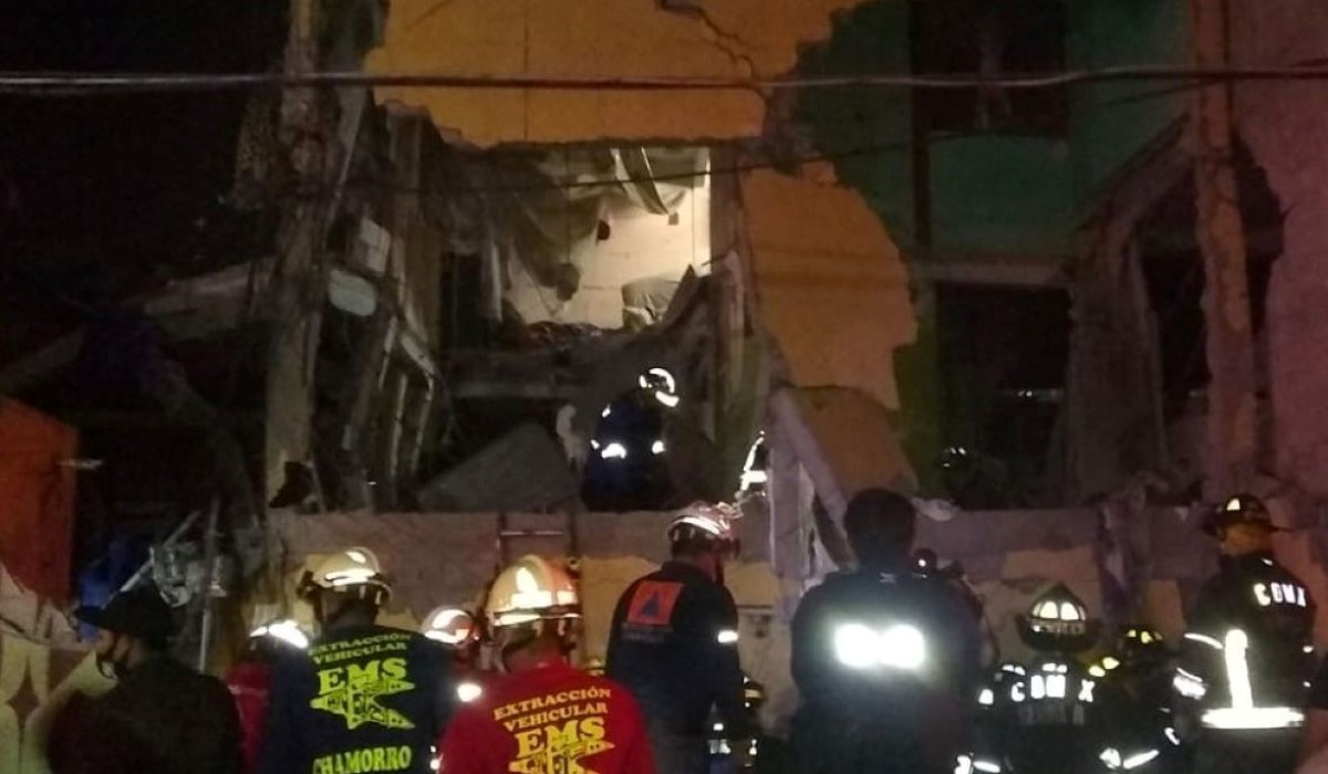 La explosión ocasionó que tres departamentos colapsaran. | @SGIRPC_CDMX